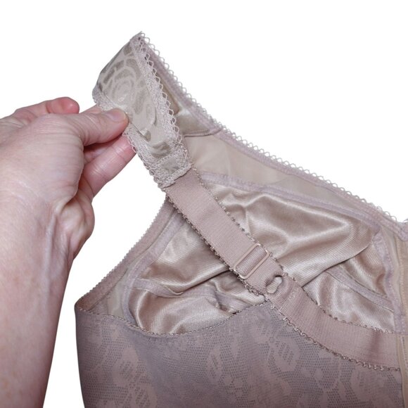 Playtex 18 Hour Ultimate Shoulder Comfort Wireless Bra Sz 44C Nude Jacquard - Picture 5 of 6
